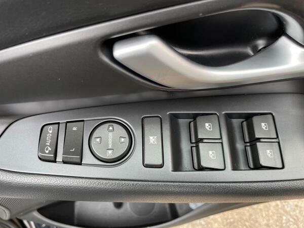 Hyundai I30  Beige #22