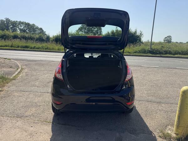 Ford Fiesta Fiesta Zetec White #36