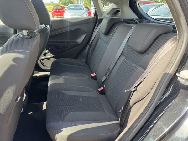 Ford Fiesta Fiesta Zetec White #24