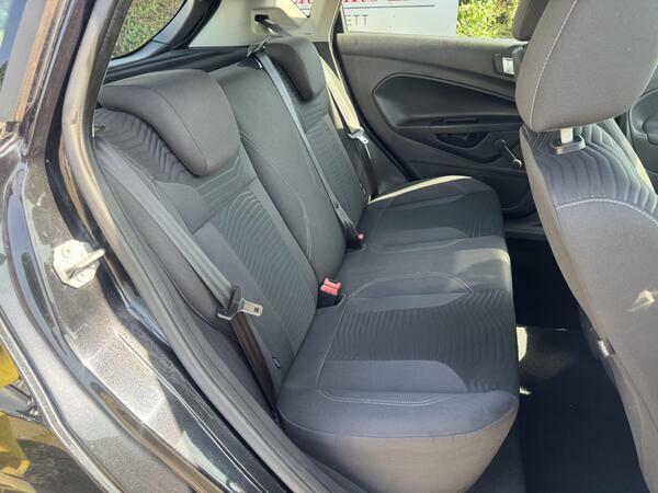 Ford Fiesta Fiesta Zetec White #22