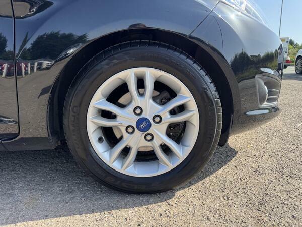 Ford Fiesta Fiesta Zetec White #32