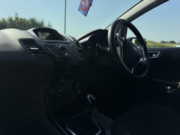 Ford Fiesta Fiesta Zetec White #9
