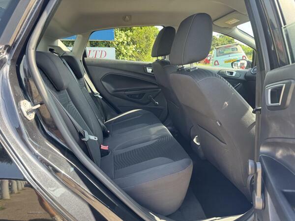 Ford Fiesta Fiesta Zetec White #21