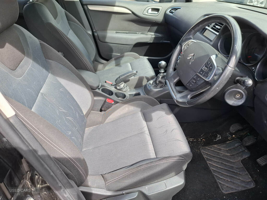 Citroen C4 Vtr Plus 5-Door Red #10