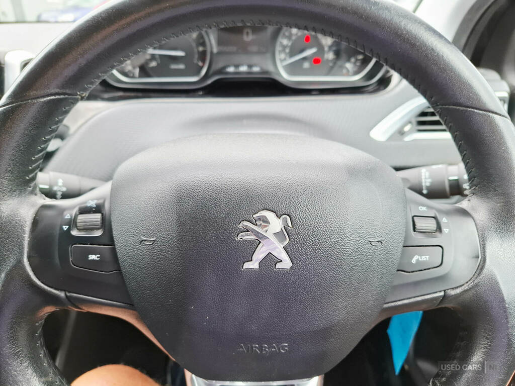 Peugeot 208 Active Blue #13