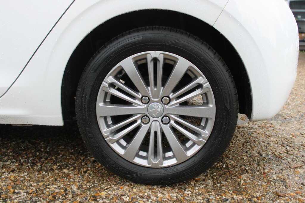 Peugeot 208 1.2 Puretech Active 82 Bhp Grey #29