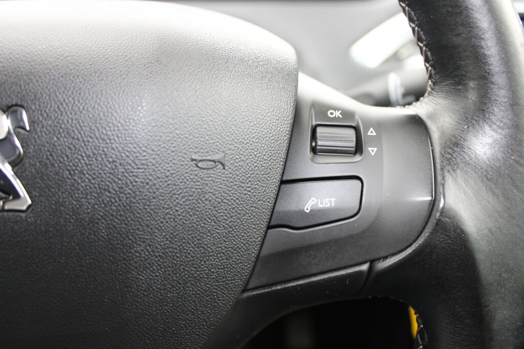 Peugeot 208 1.2 Puretech Active 82 Bhp Grey #31