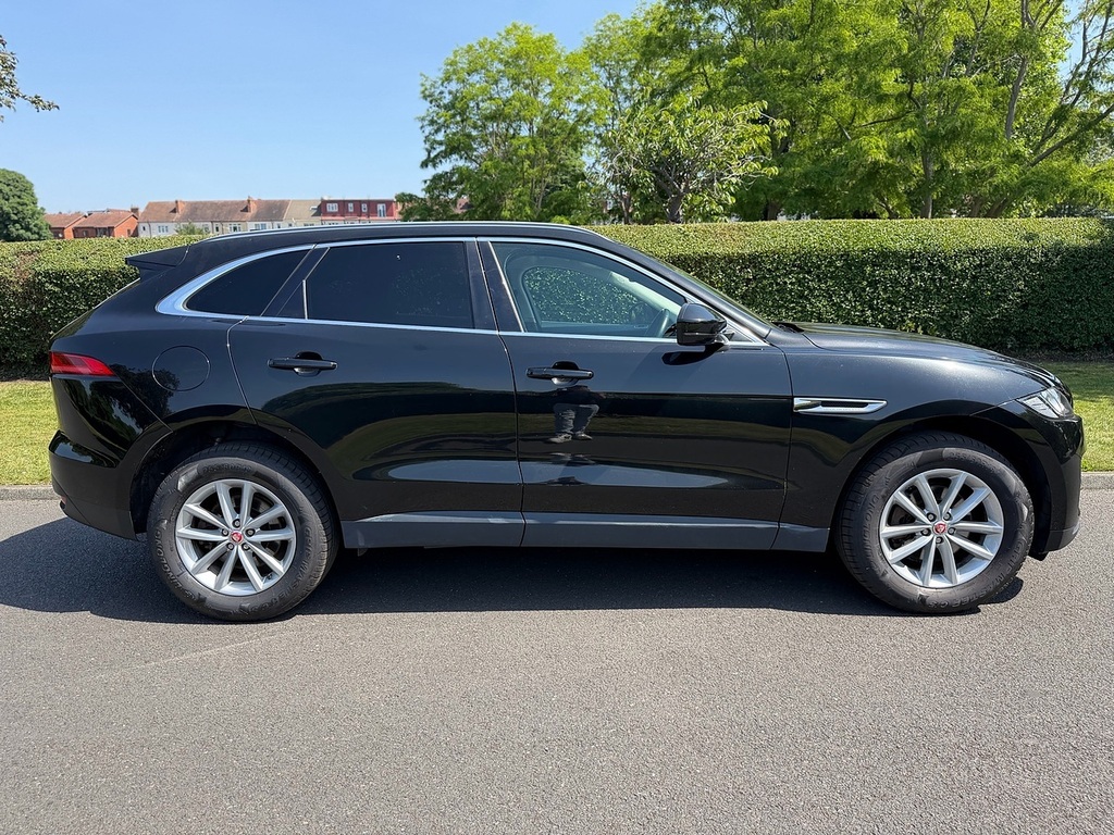 Jaguar F-Pace D180 Prestige U3489 Ulez MD68ZYE Black #2