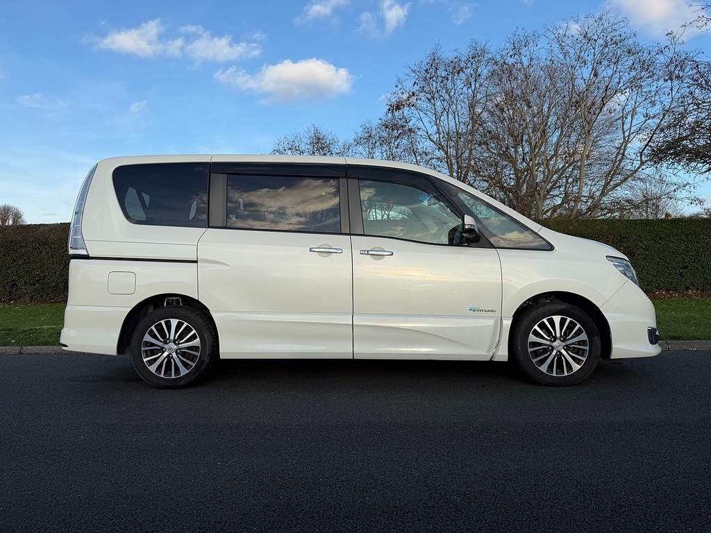 Nissan Serena Highway Star U3152 White #2