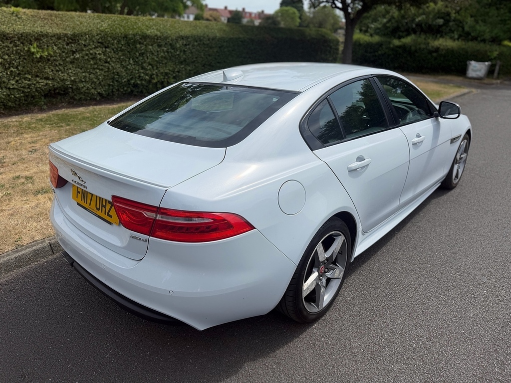 Jaguar XE D R-sport U3506 Ulez FN17UHZ White #3