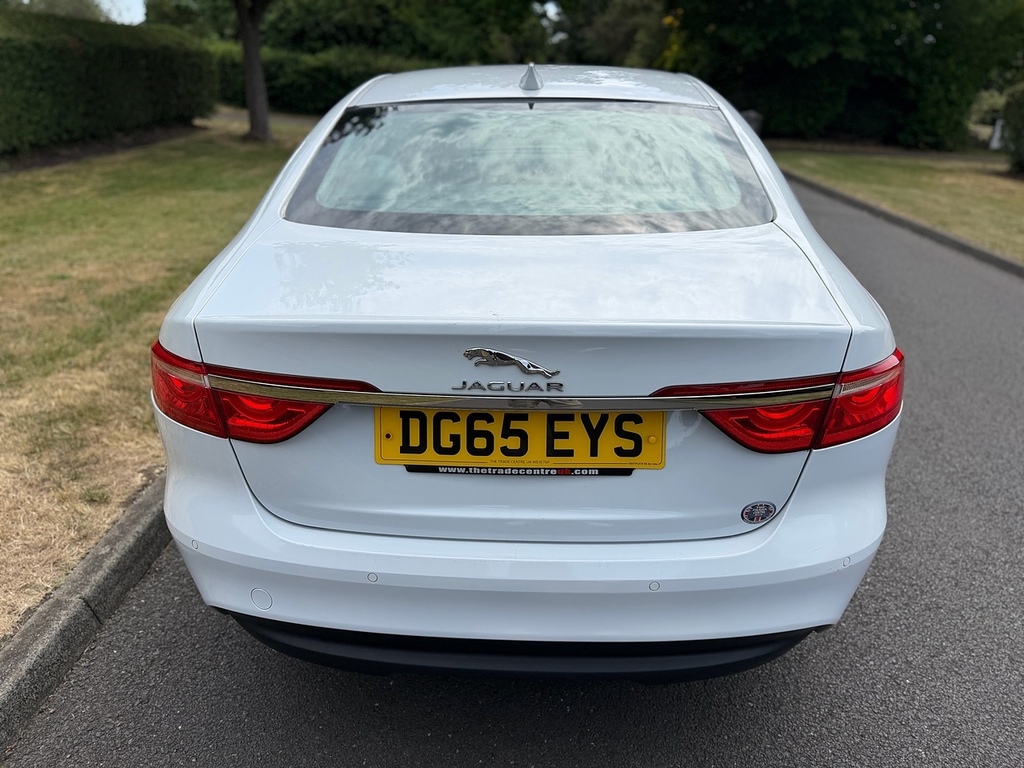 Jaguar XF D Prestige U3507 Ulez DG65EYS White #5