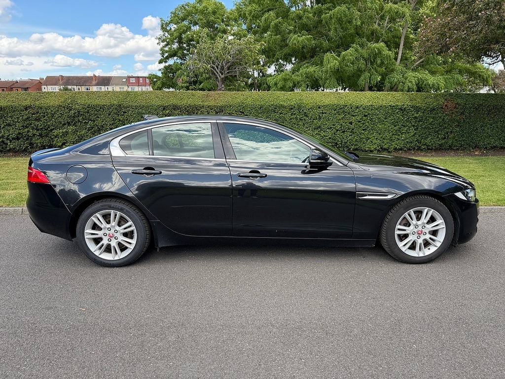 Jaguar XE D Prestige U3526 Ulez Black #2
