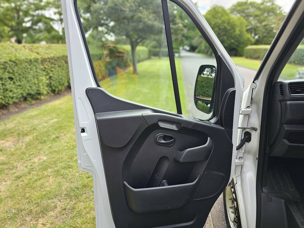 Renault Master 2.3L Business Blue #27