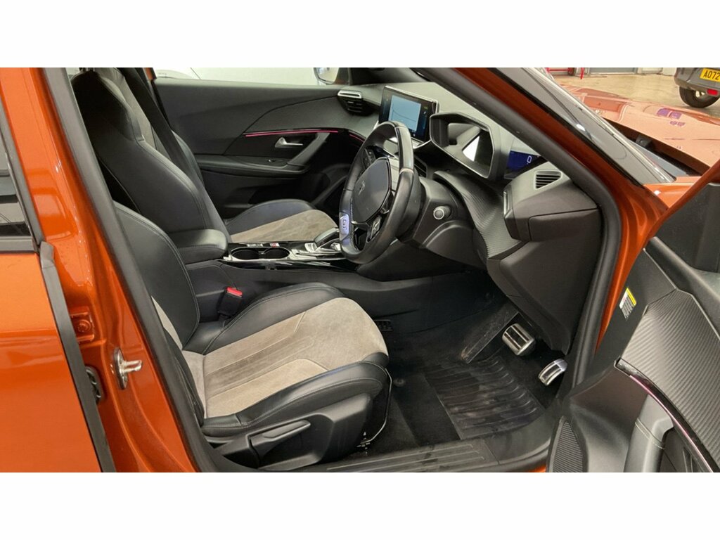 Peugeot e-2008 Gt U3392 Ulez White #7