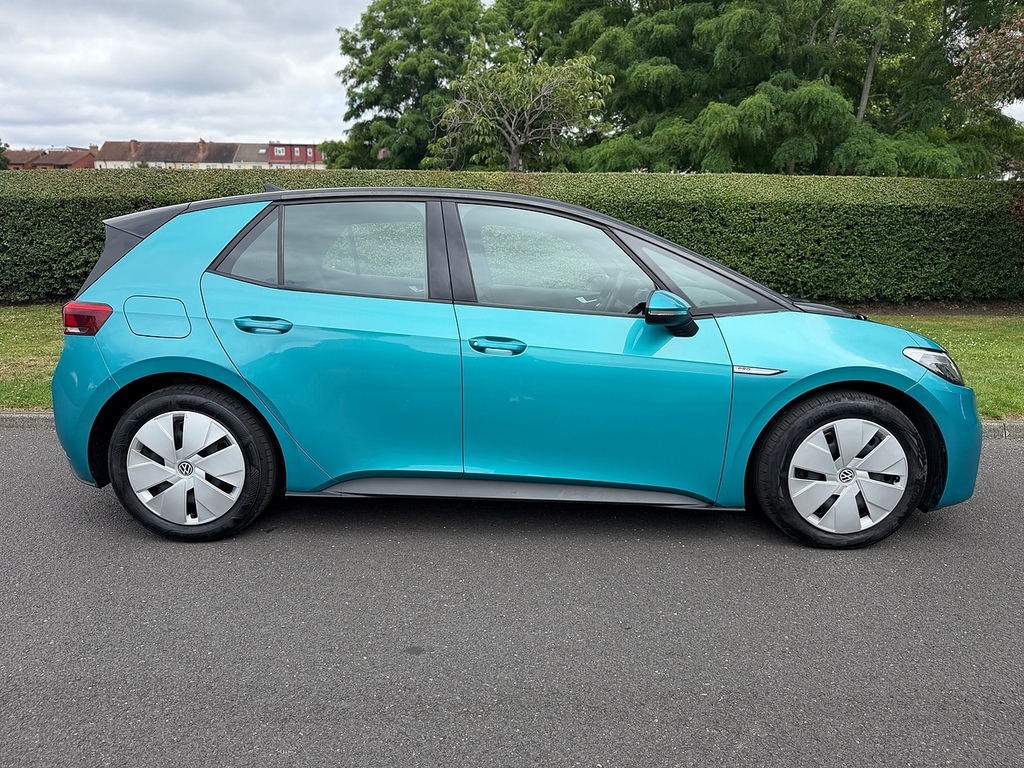 Volkswagen ID.3 Pro Performance Life U3557 Ulez Blue #2