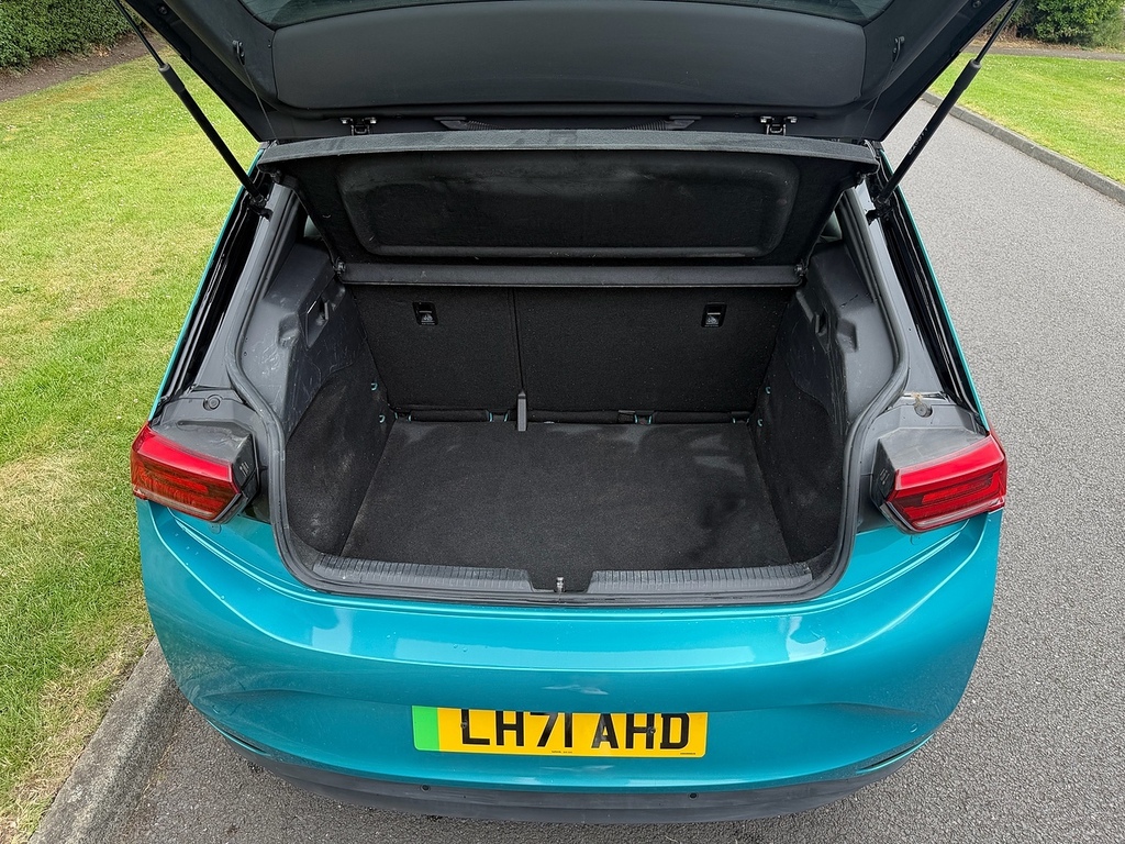 Volkswagen ID.3 Pro Performance Life U3557 Ulez Blue #6