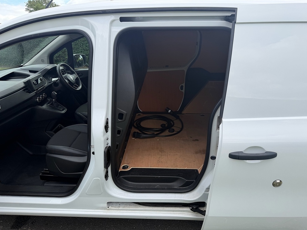 Renault Kangoo Ll21 90Kw 44Kwh Advance Safety Van White #24