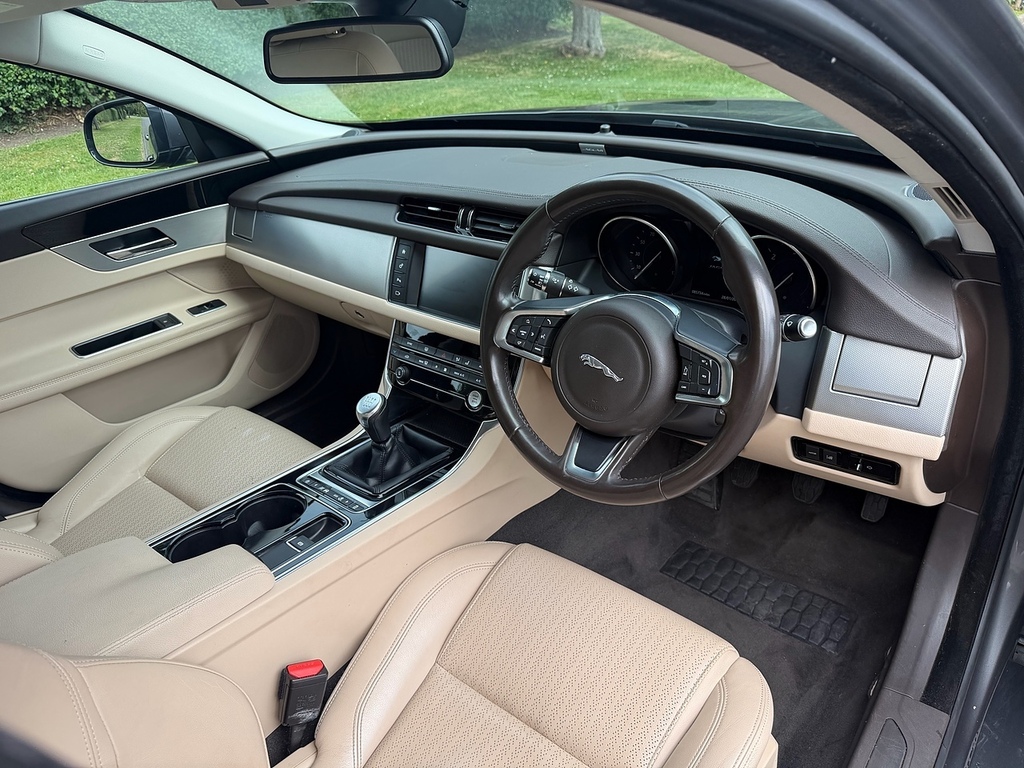 Jaguar XF 2.0I 250 Portfolio Grey #24