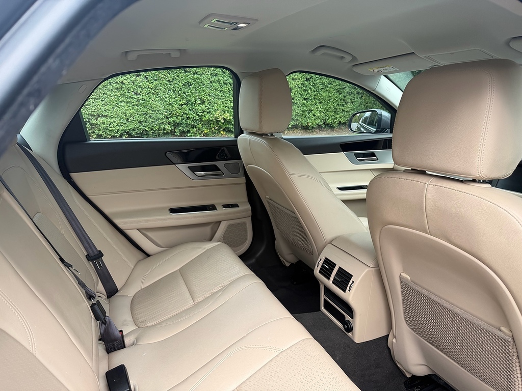 Jaguar XF 2.0I 250 Portfolio Grey #23