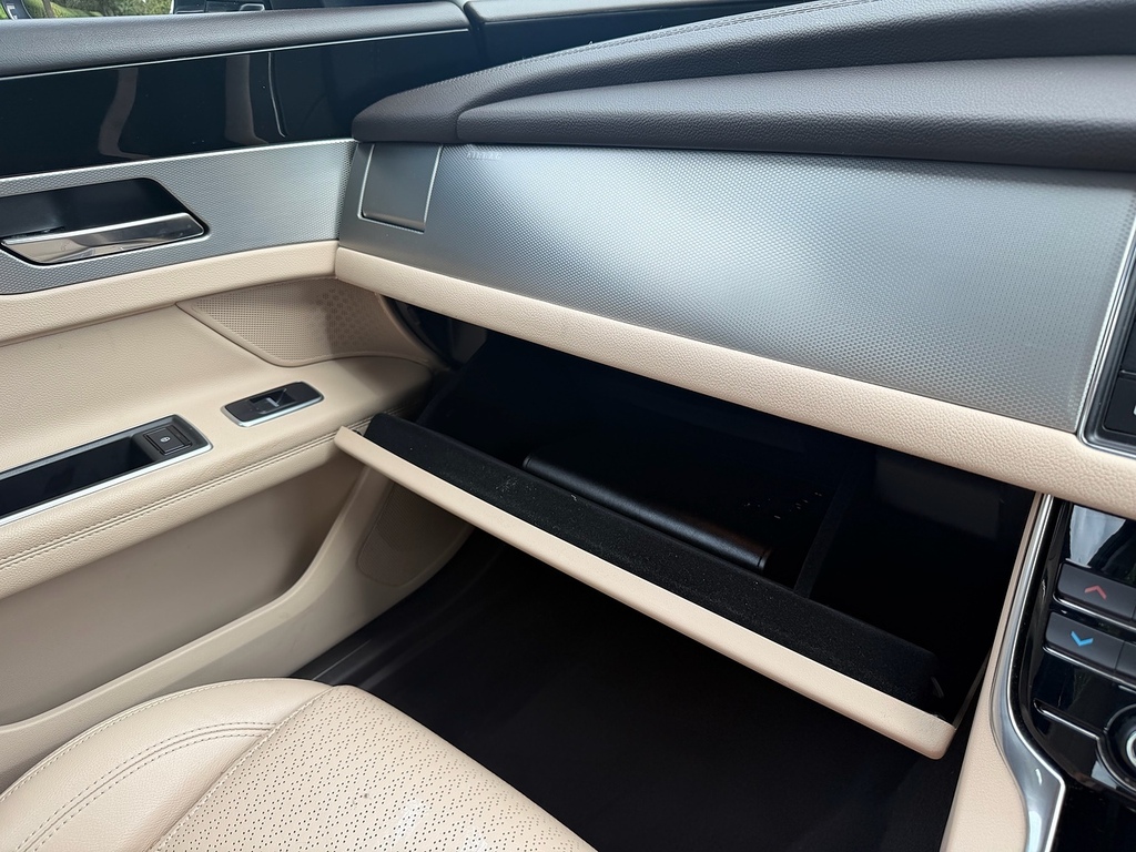 Jaguar XF 2.0I 250 Portfolio Grey #40