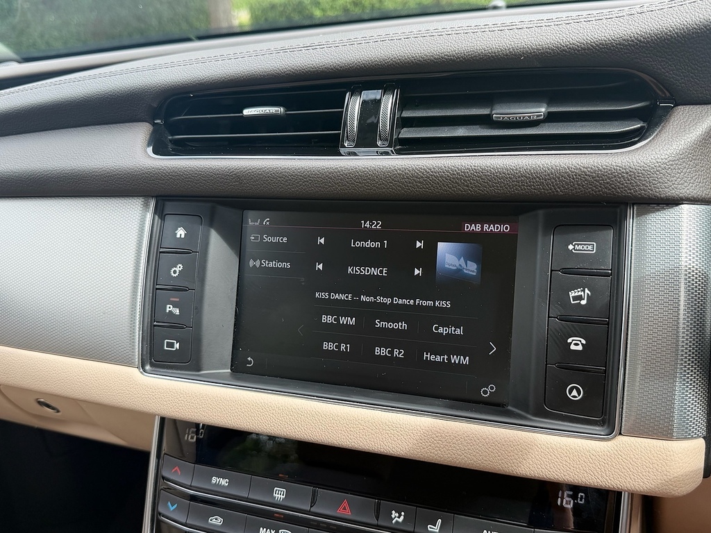 Jaguar XF 2.0I 250 Portfolio Grey #52