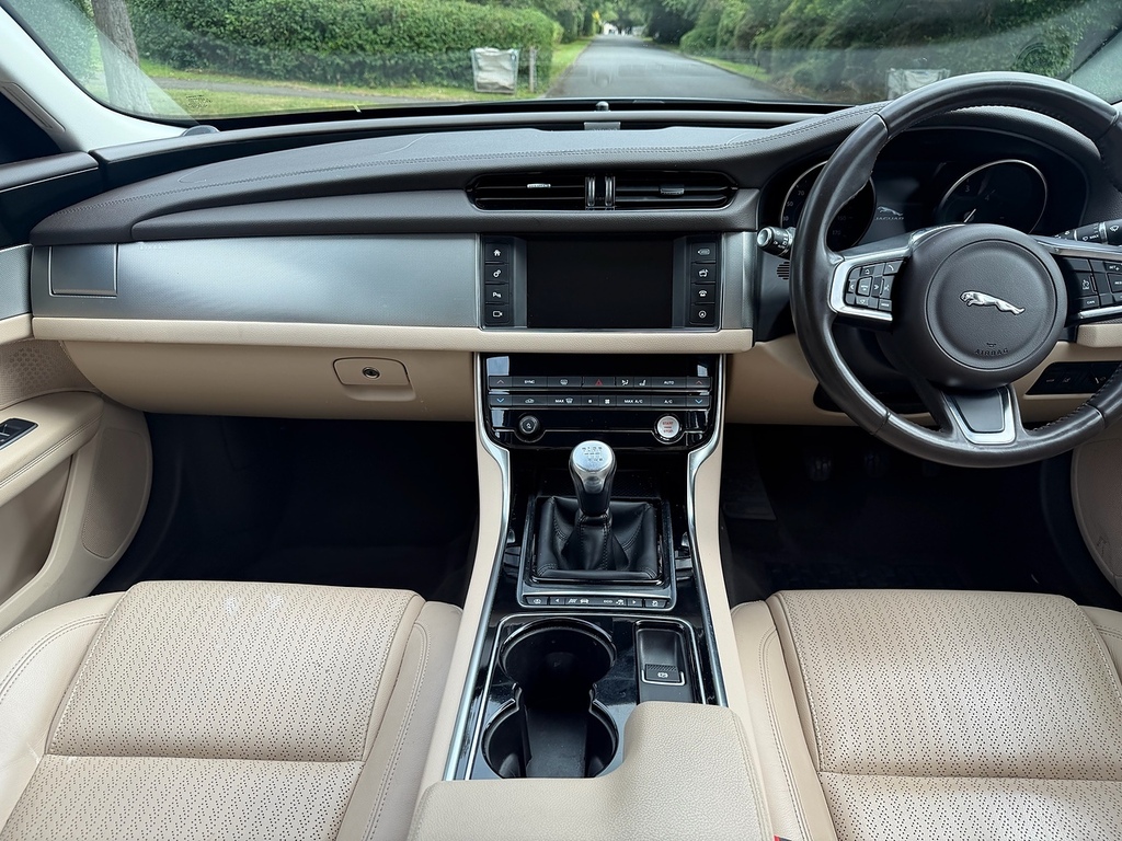 Jaguar XF 2.0I 250 Portfolio Grey #16