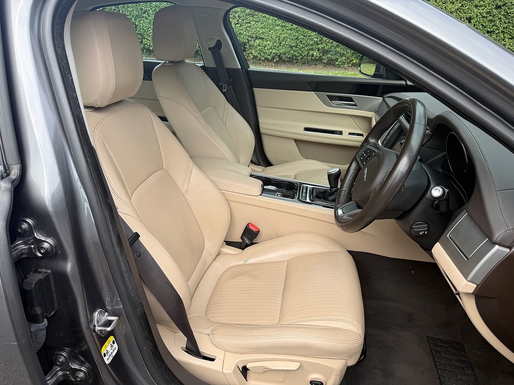 Jaguar XF 2.0I 250 Portfolio Grey #25