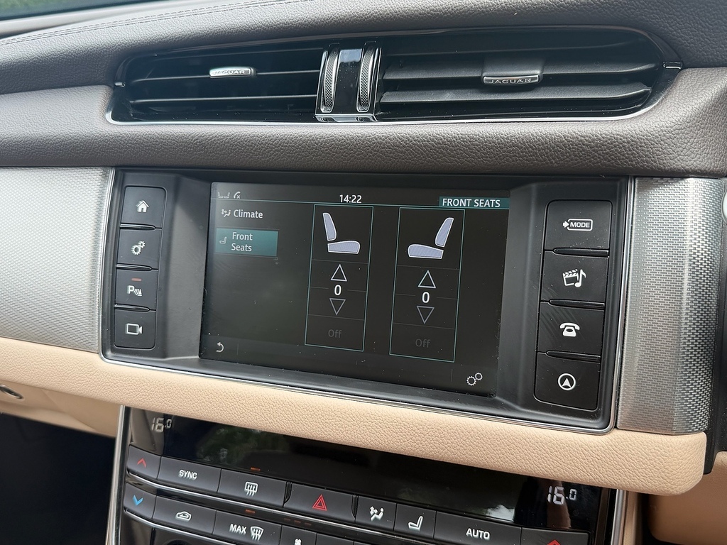 Jaguar XF 2.0I 250 Portfolio Grey #57