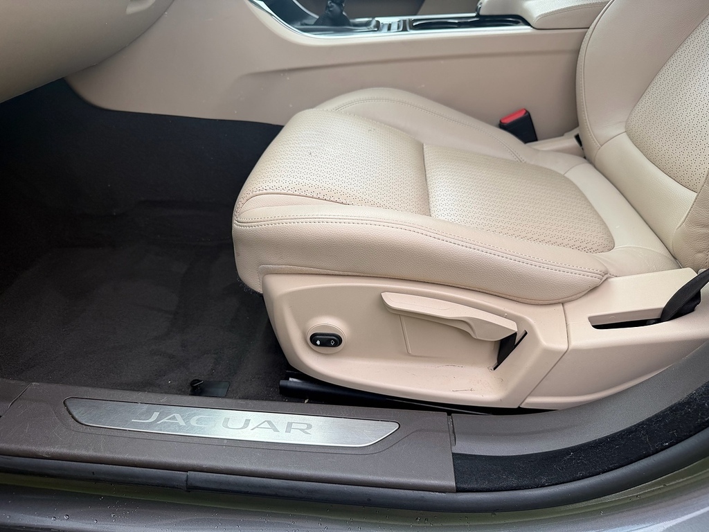Jaguar XF 2.0I 250 Portfolio Grey #34