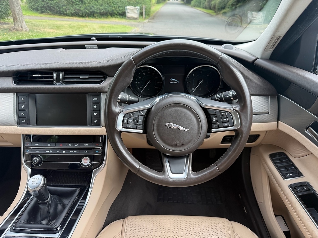 Jaguar XF 2.0I 250 Portfolio Grey #17