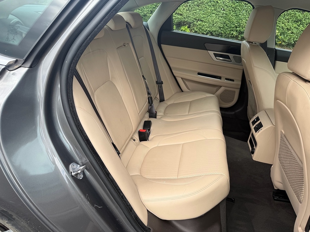 Jaguar XF 2.0I 250 Portfolio Grey #22