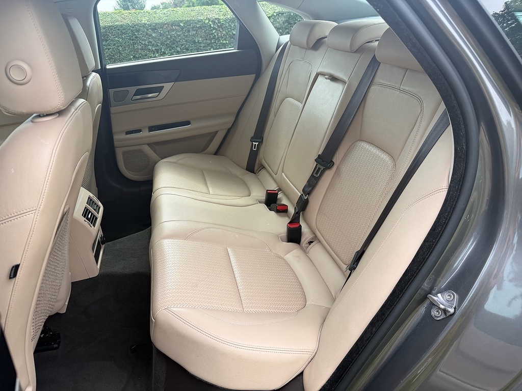 Jaguar XF 2.0I 250 Portfolio Grey #20