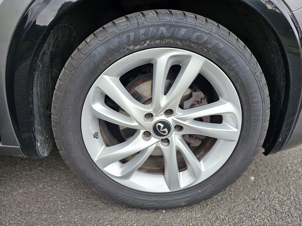 Infiniti Q30 Hatchback Silver #39