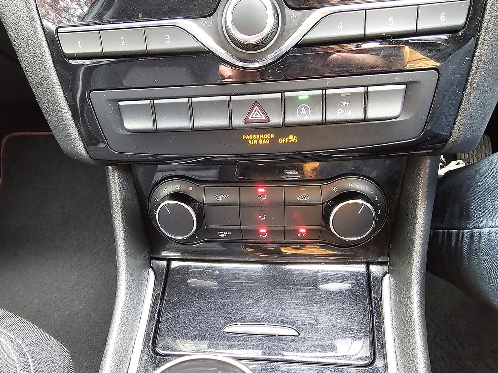 Infiniti Q30 Hatchback Silver #18