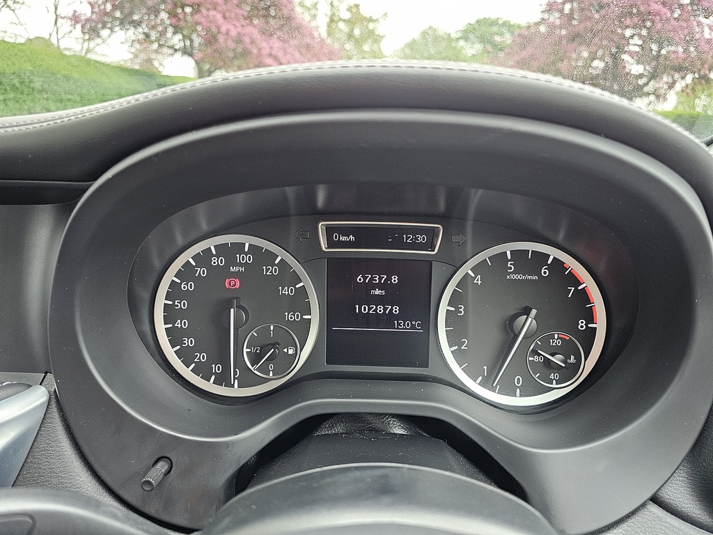 Infiniti Q30 Hatchback Silver #10