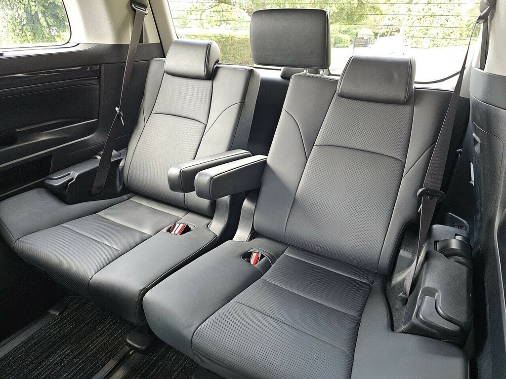Toyota Vellfire 3.5 V6 White #22