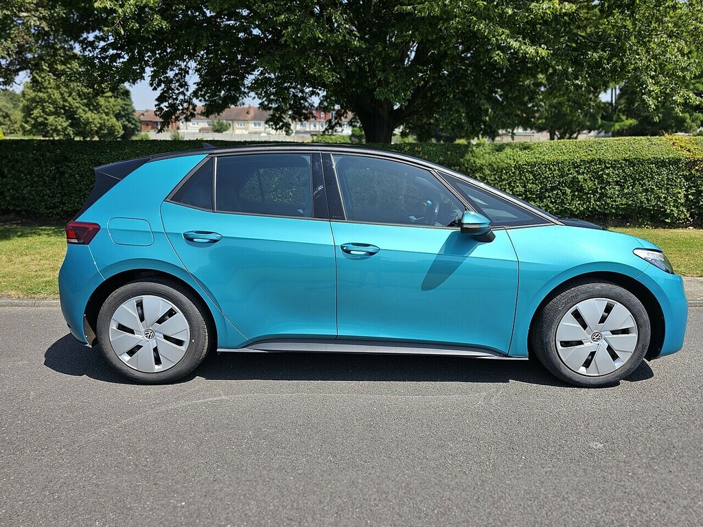 Volkswagen ID.3 Pro Life U3570 Ulez Blue #2