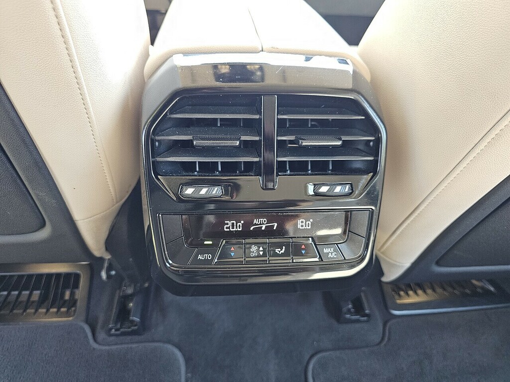 BMW iX 40 76.6Kwh M Sport Xdrive Black #23