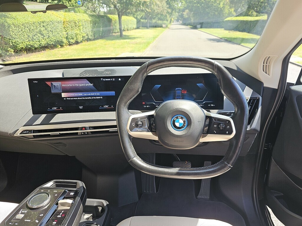 BMW iX 40 76.6Kwh M Sport Xdrive Black #11