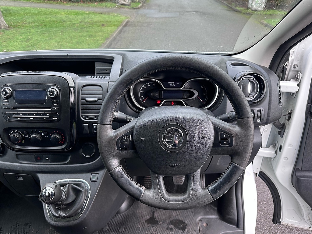 Vauxhall Vivaro 1.6 L2h1 2900 Sportive White #16