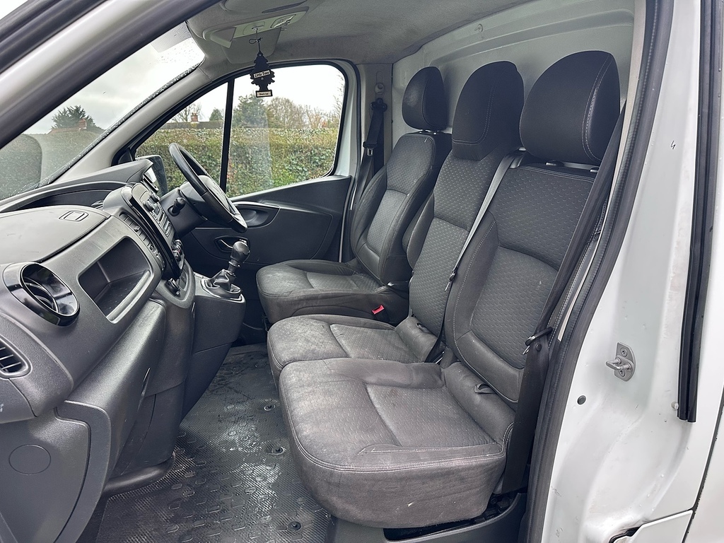 Vauxhall Vivaro 1.6 L2h1 2900 Sportive White #18