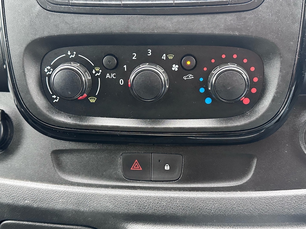Vauxhall Vivaro 1.6 L2h1 2900 Sportive White #34