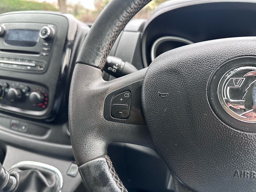 Vauxhall Vivaro 1.6 L2h1 2900 Sportive White #27