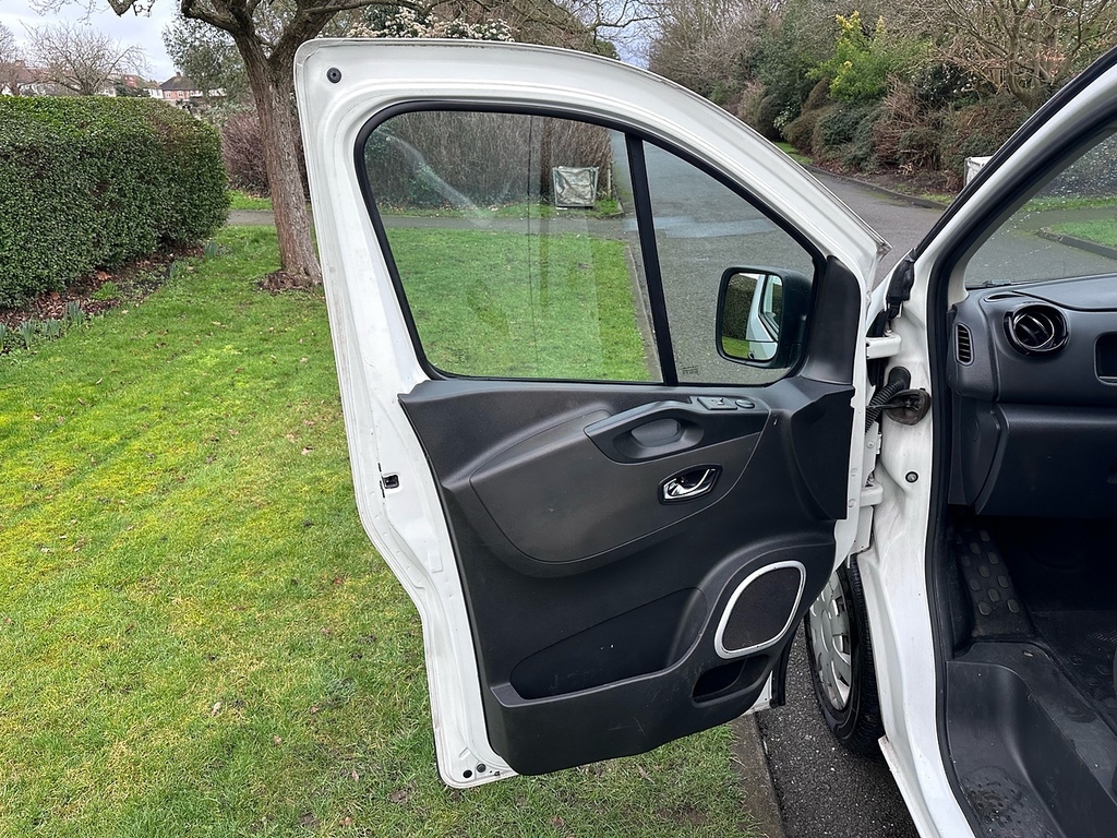 Vauxhall Vivaro 1.6 L2h1 2900 Sportive White #23