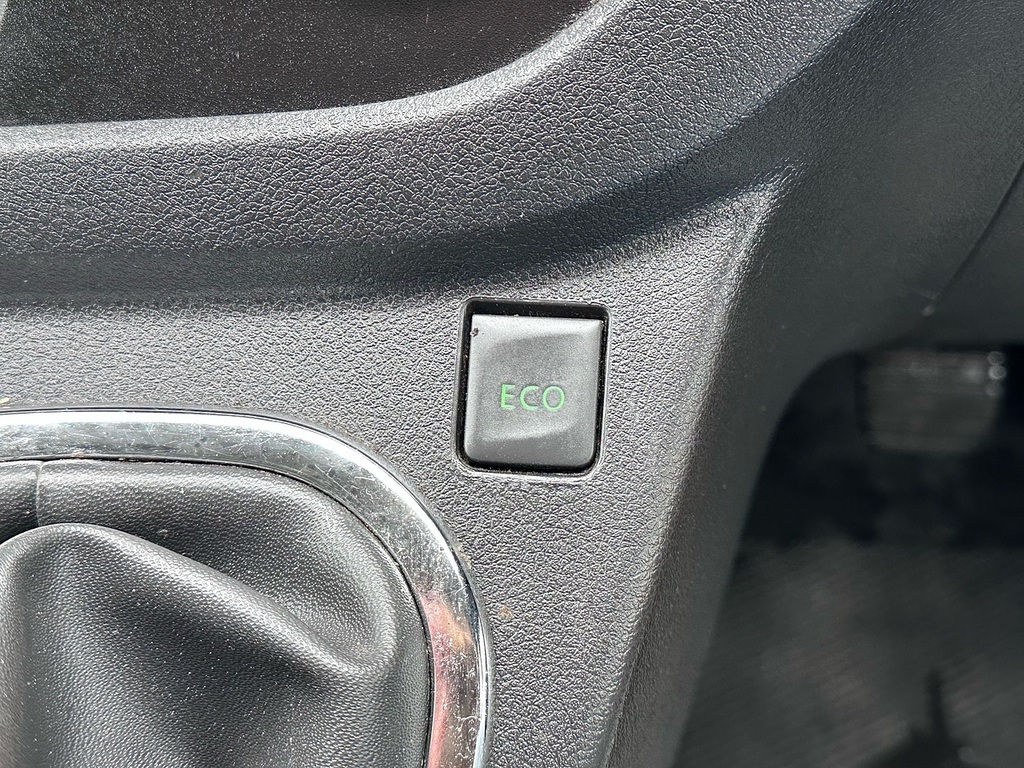 Vauxhall Vivaro 1.6 L2h1 2900 Sportive White #30