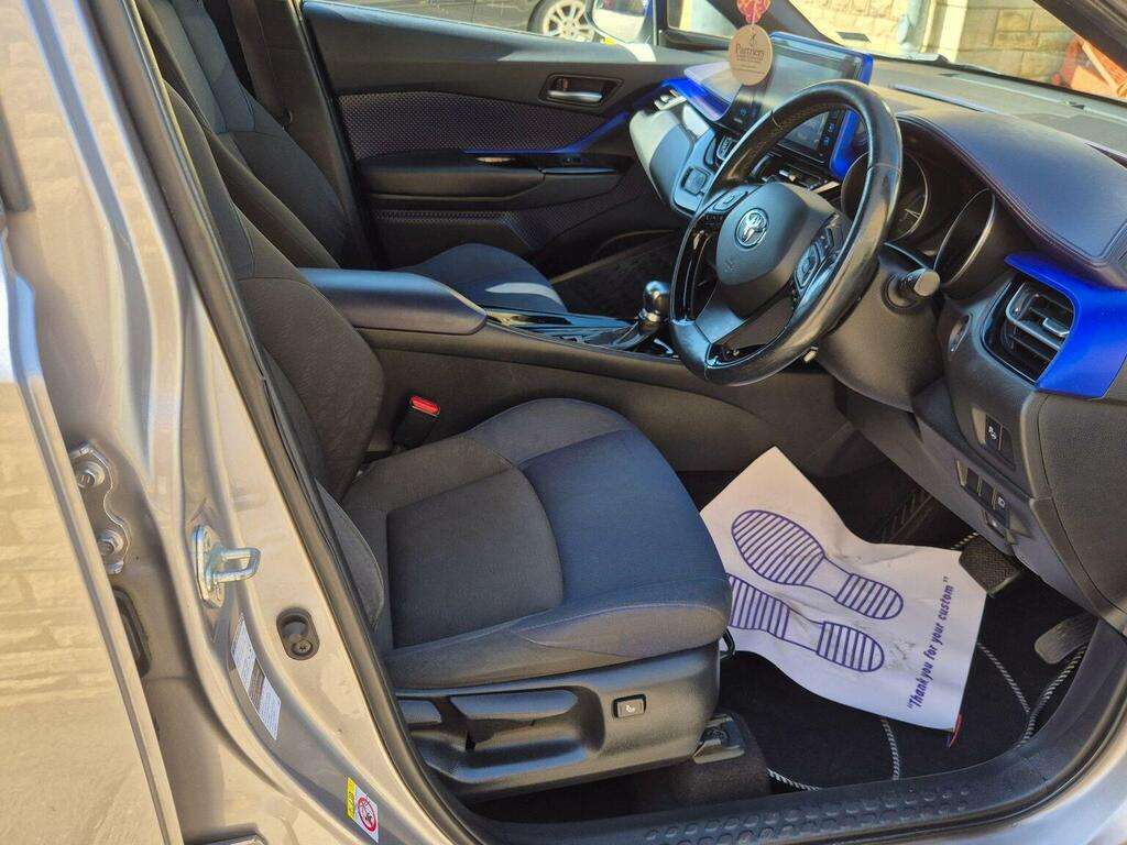 Toyota C-Hr 1.8 Vvt-h Dynamic Cvt Euro 6 Ss Silver #2