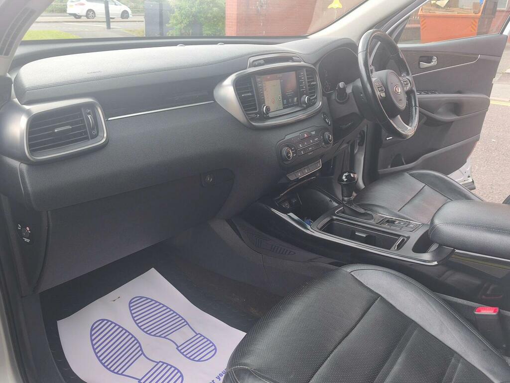 Kia Sorento Suv Grey #16