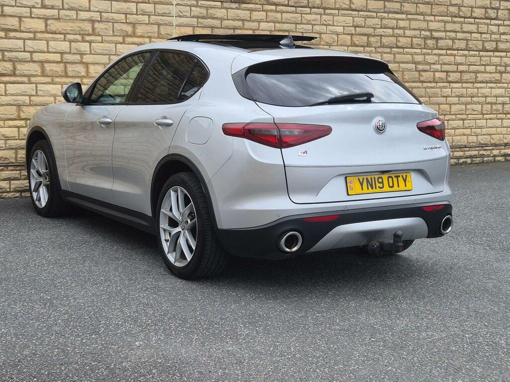Alfa Romeo Stelvio  Green #28