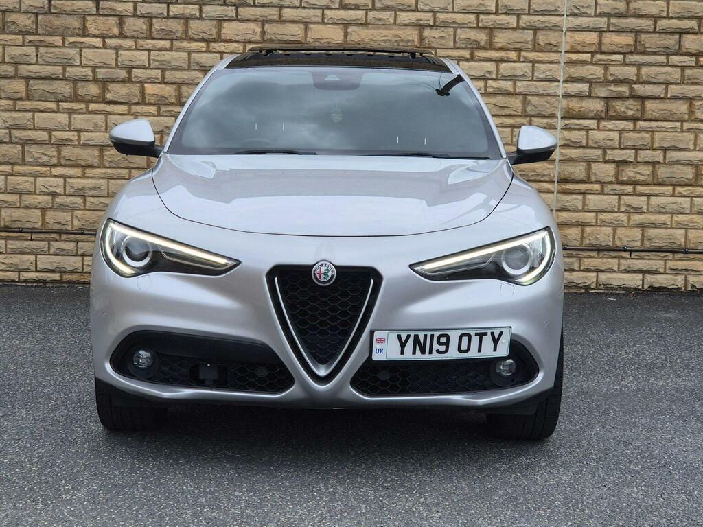 Alfa Romeo Stelvio  Green #8