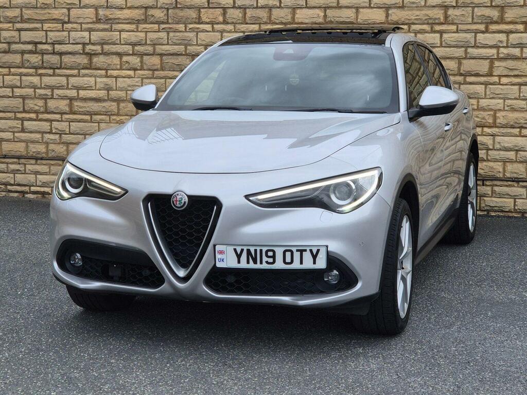 Alfa Romeo Stelvio  Green #7